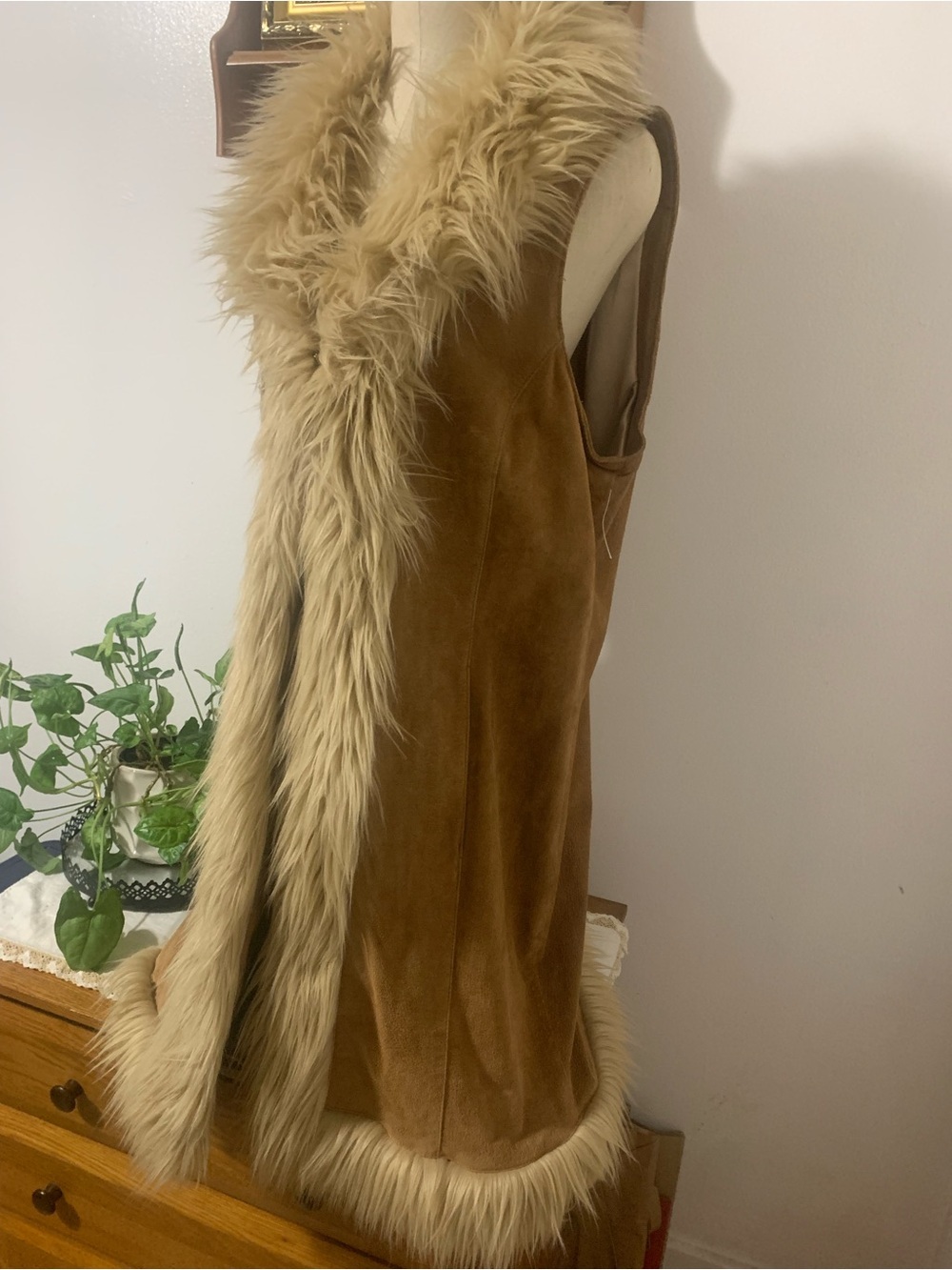 Wilsons Leather Maxima Penny Lane Style Long Suede Leather Fur Trim Vest Size L - Picture 9 of 16